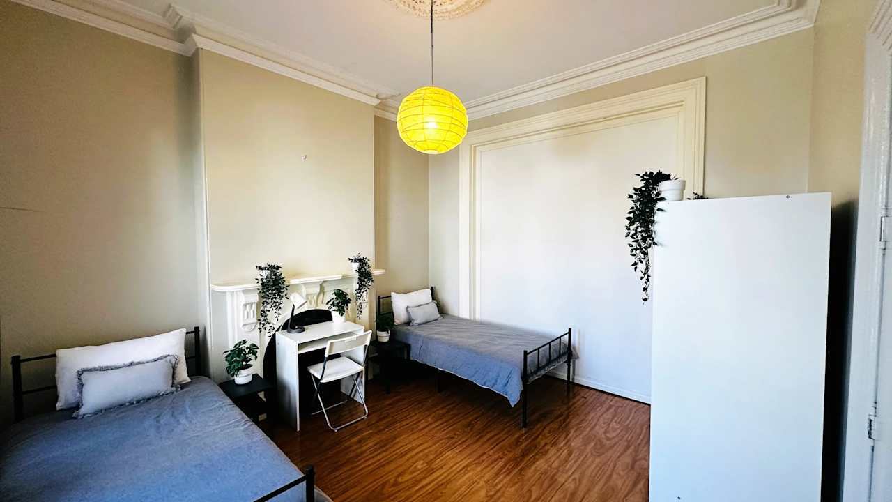 Furnished room in a share house