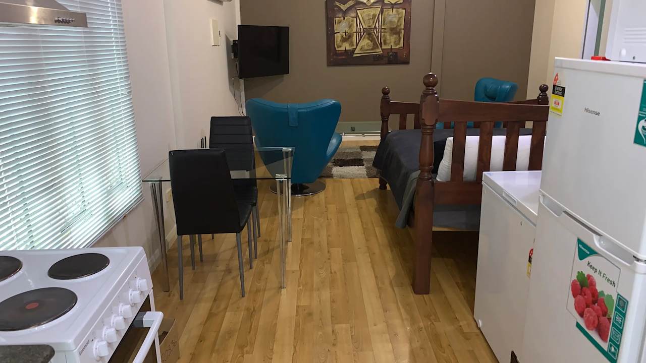 Whole property with 1 room for rent