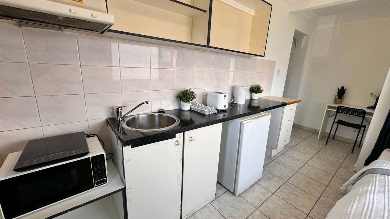 Furnished room studio flat for rent