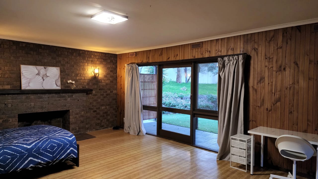 Furnished room in a share house