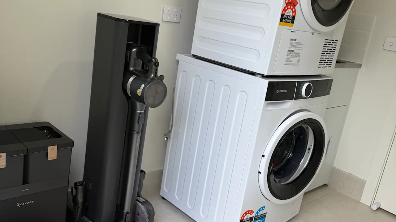 Unfurnished room with own bathroom