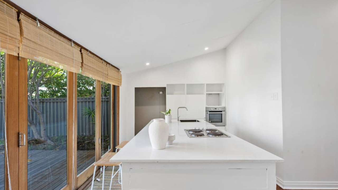 Whole property with 2 rooms for rent