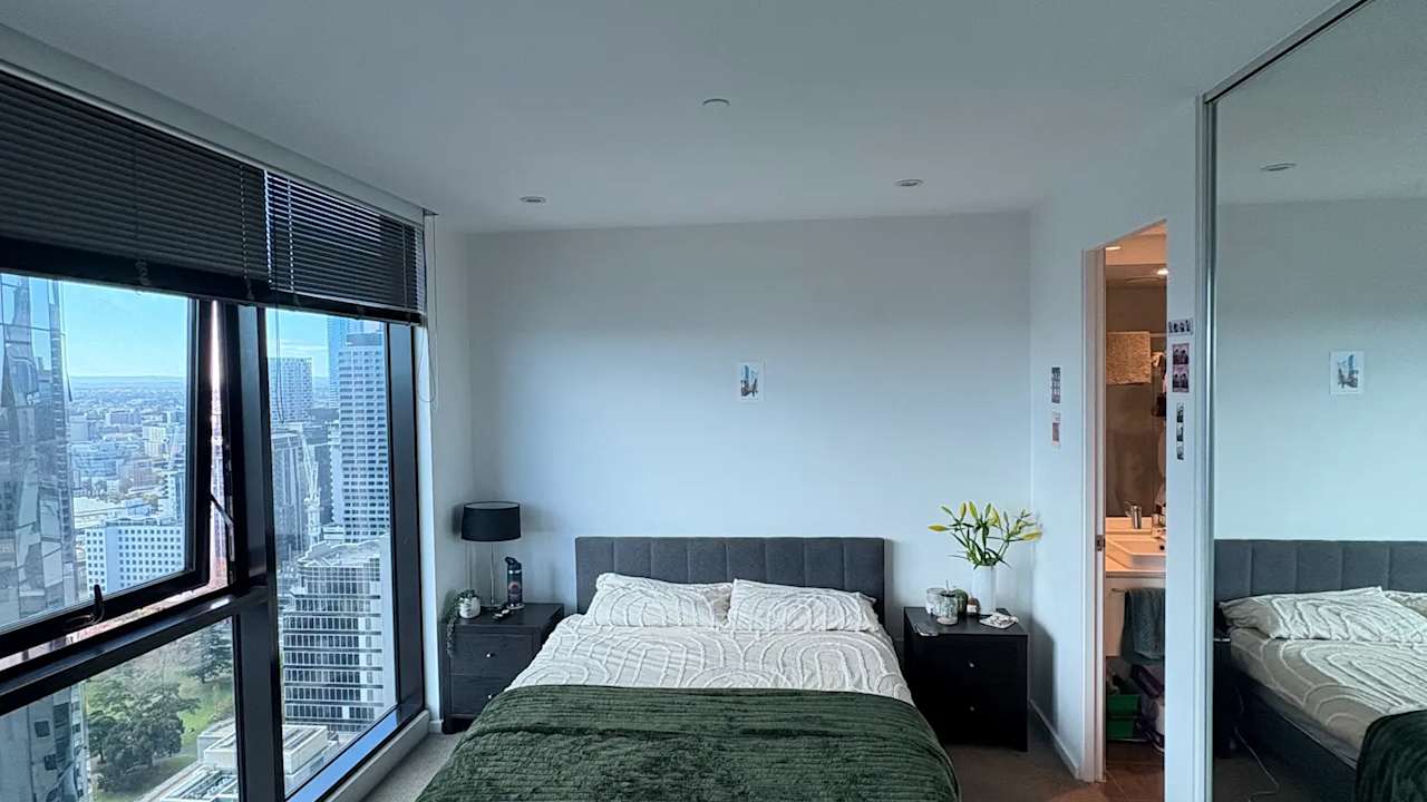 Furnished room with ensuite in a flatshare