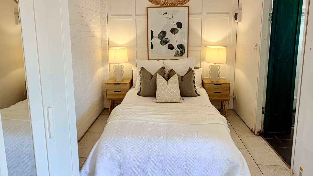Whole property with 1 room for rent