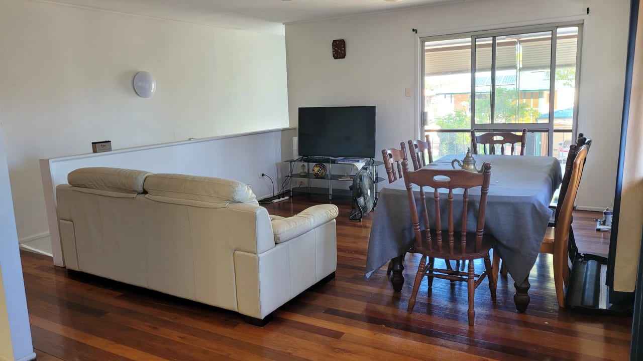 Room in a share house