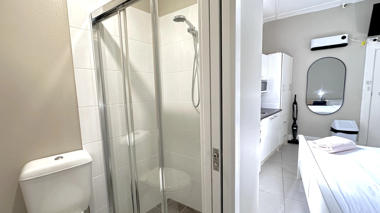 Furnished room in a flatshare
