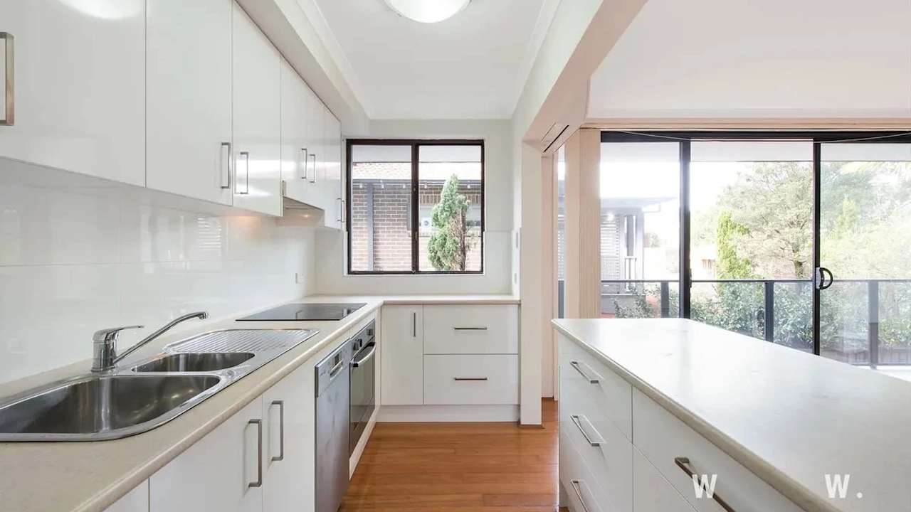 Furnished room with ensuite in a flatshare