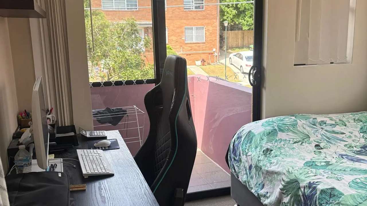 Furnished room in a share house