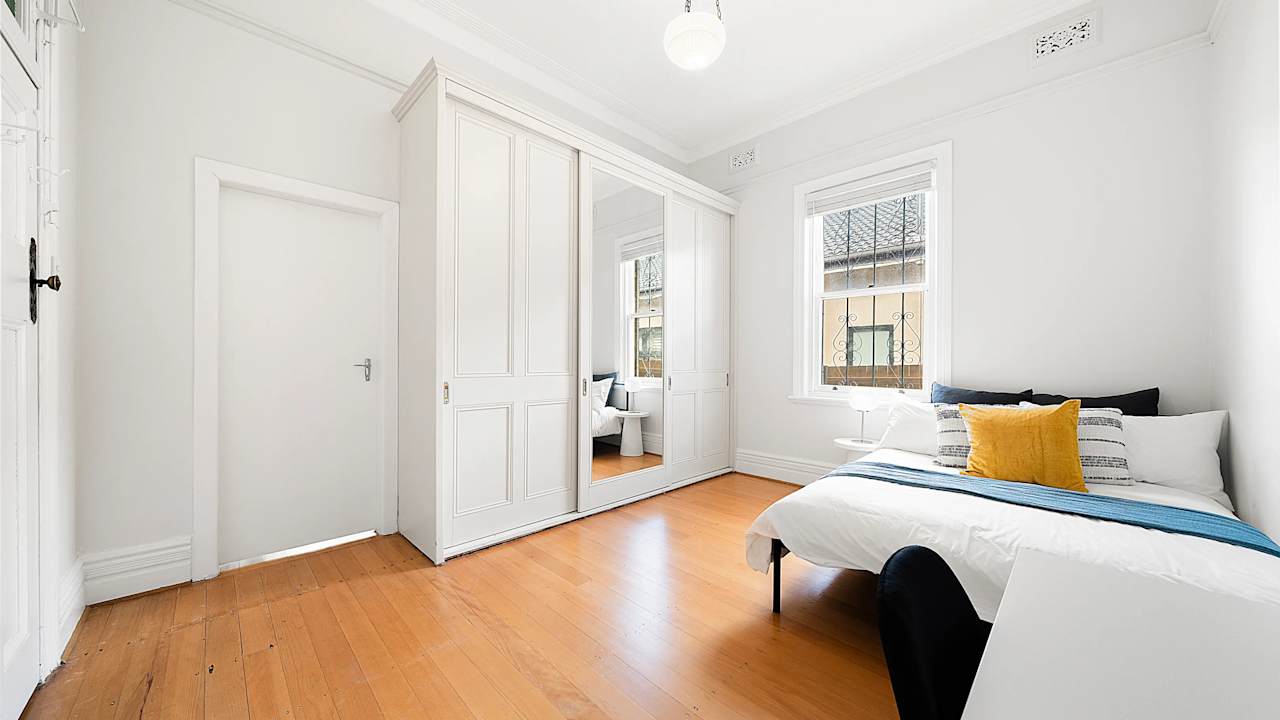 Room in a share house