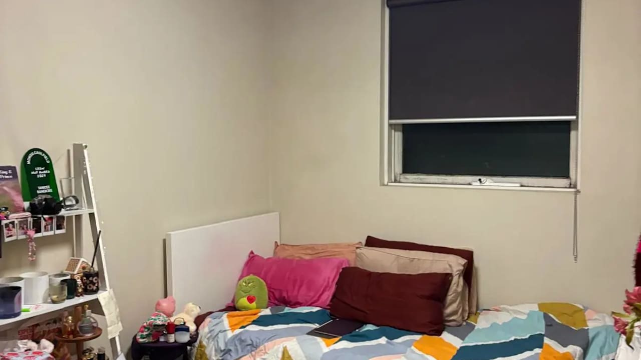 Room in a share house