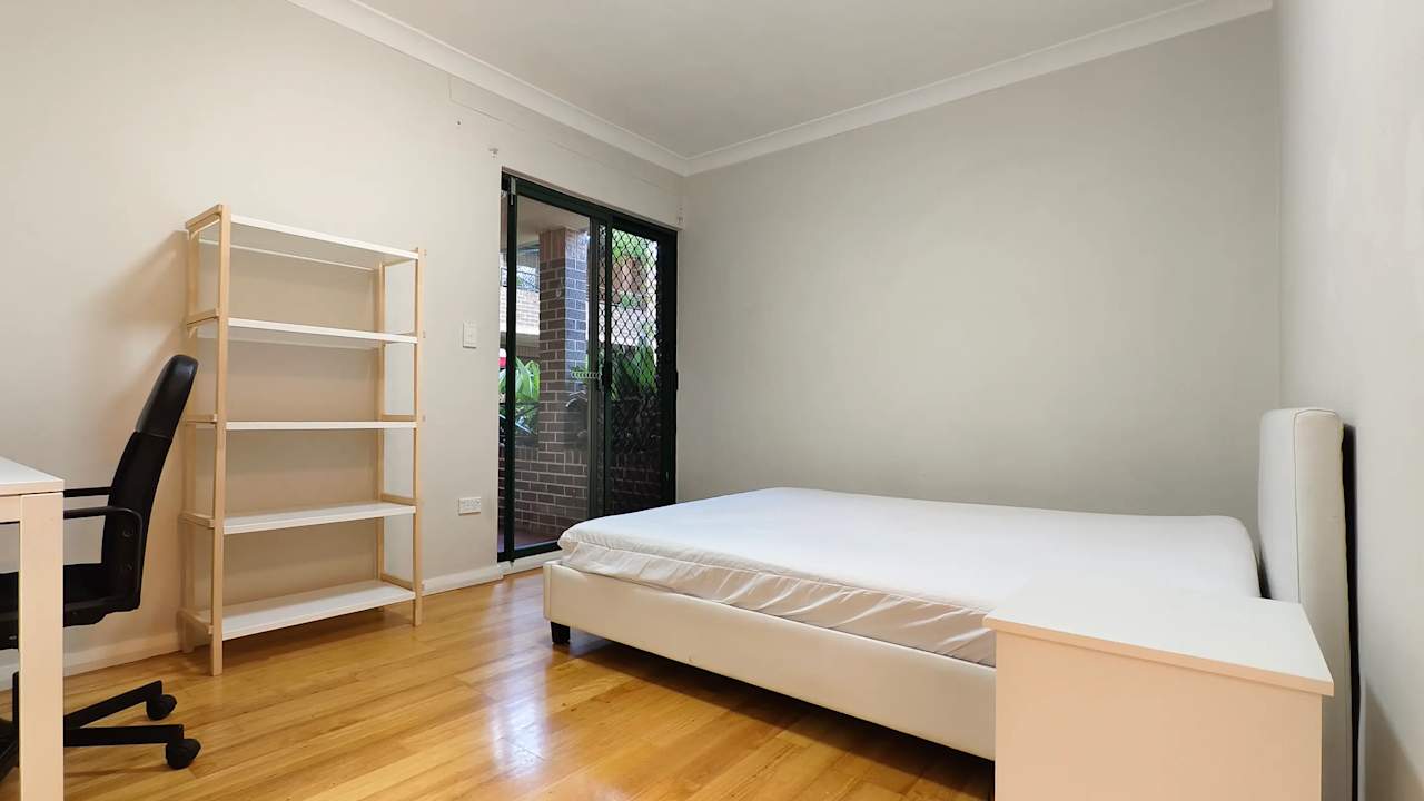 Furnished room with ensuite in a flatshare