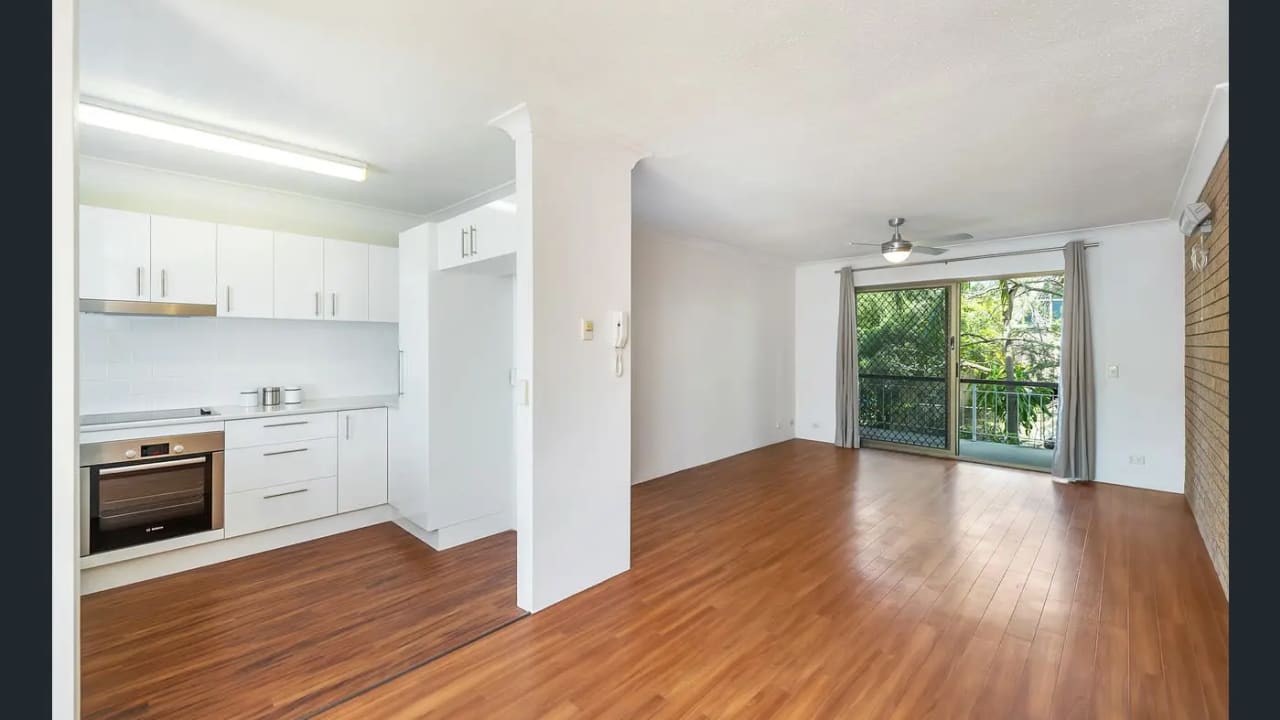 Unfurnished room in a flatshare