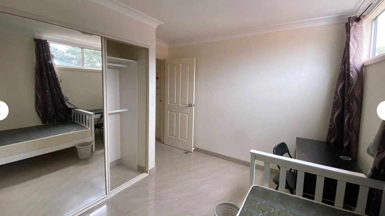Furnished room in a share house