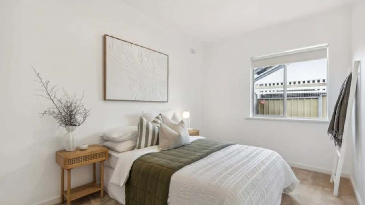 Unfurnished room in a flatshare