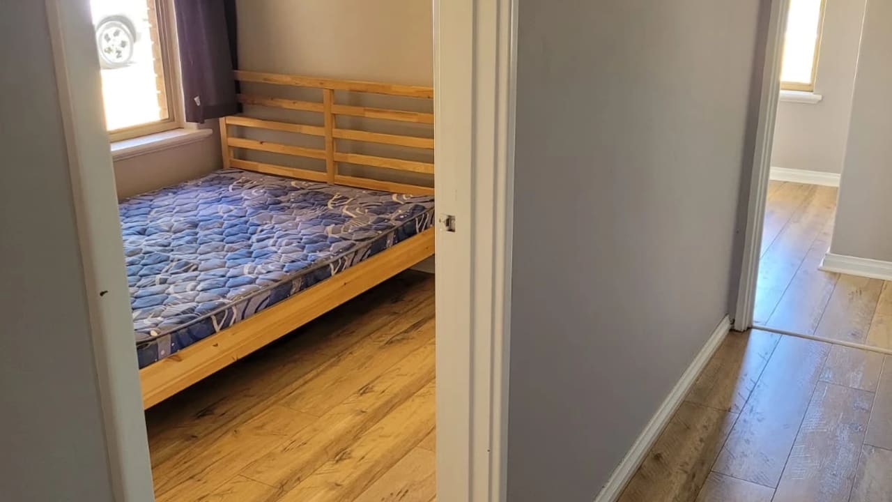 Room in a share house