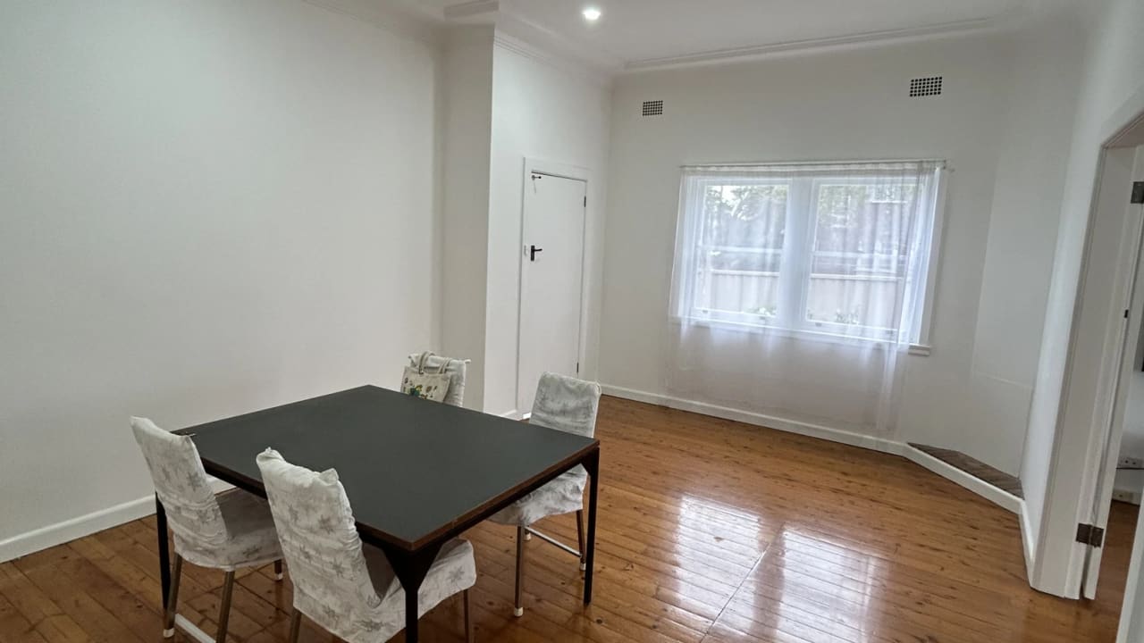 Room in a share house