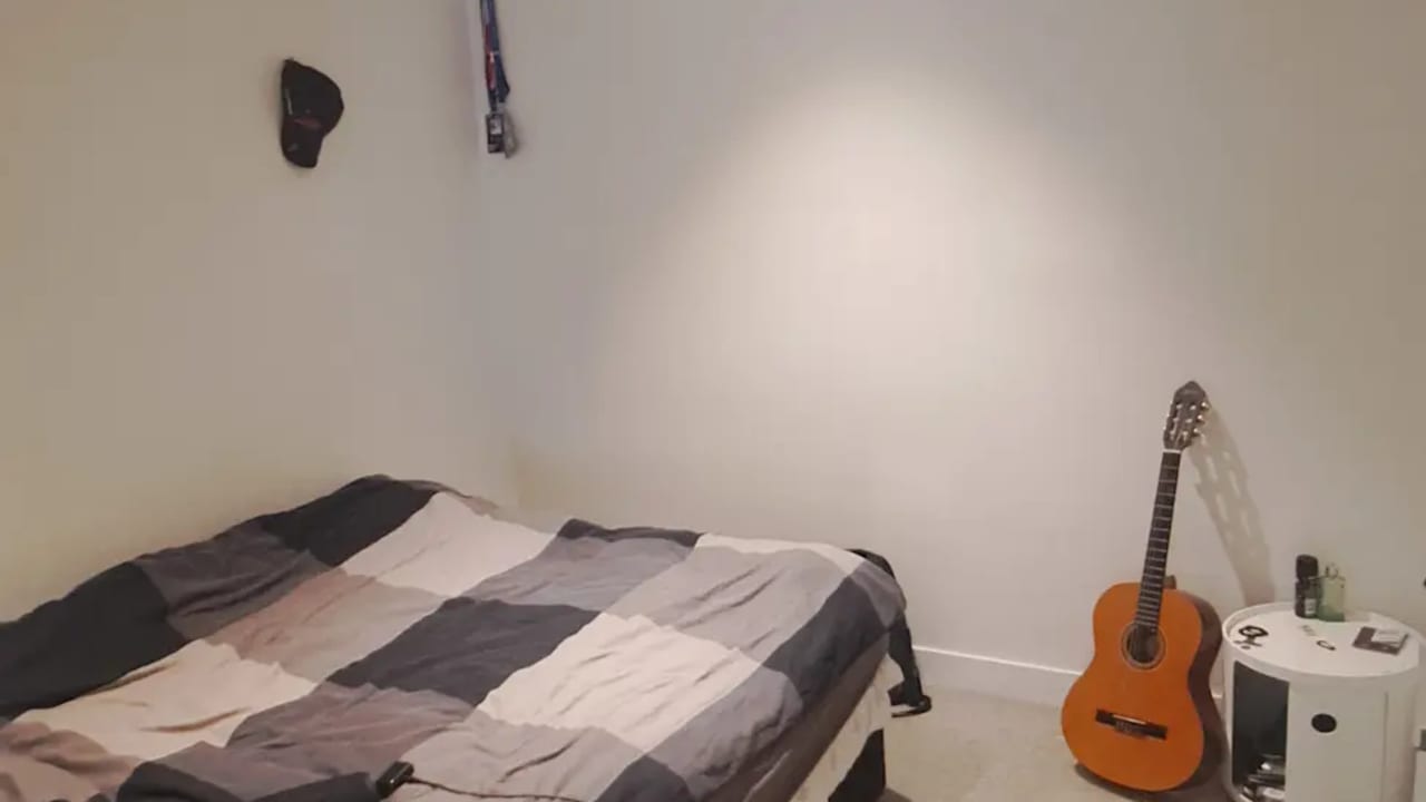 Furnished room in a flatshare