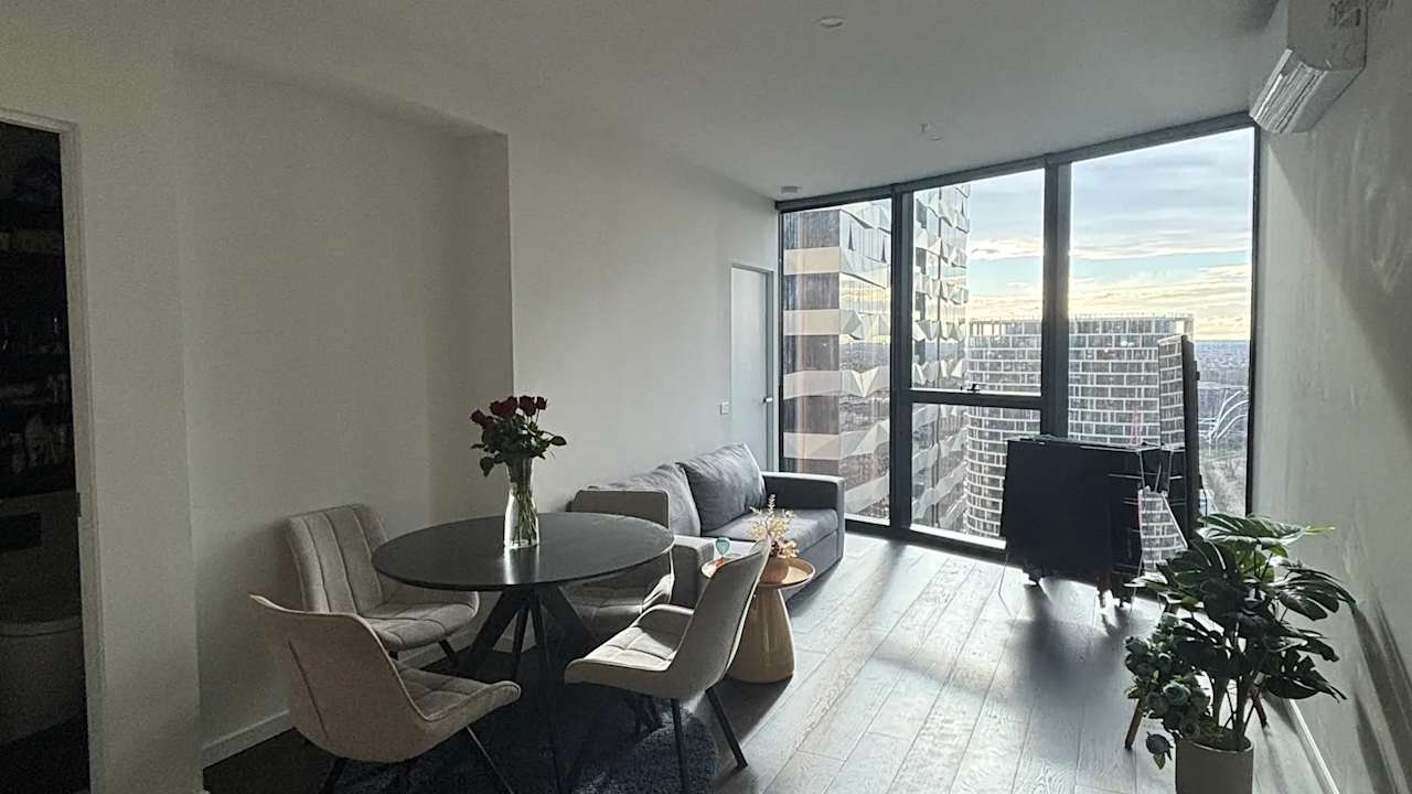 Furnished room with ensuite in a flatshare