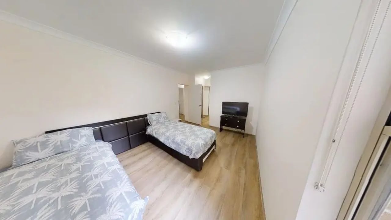 Furnished room with ensuite in a flatshare