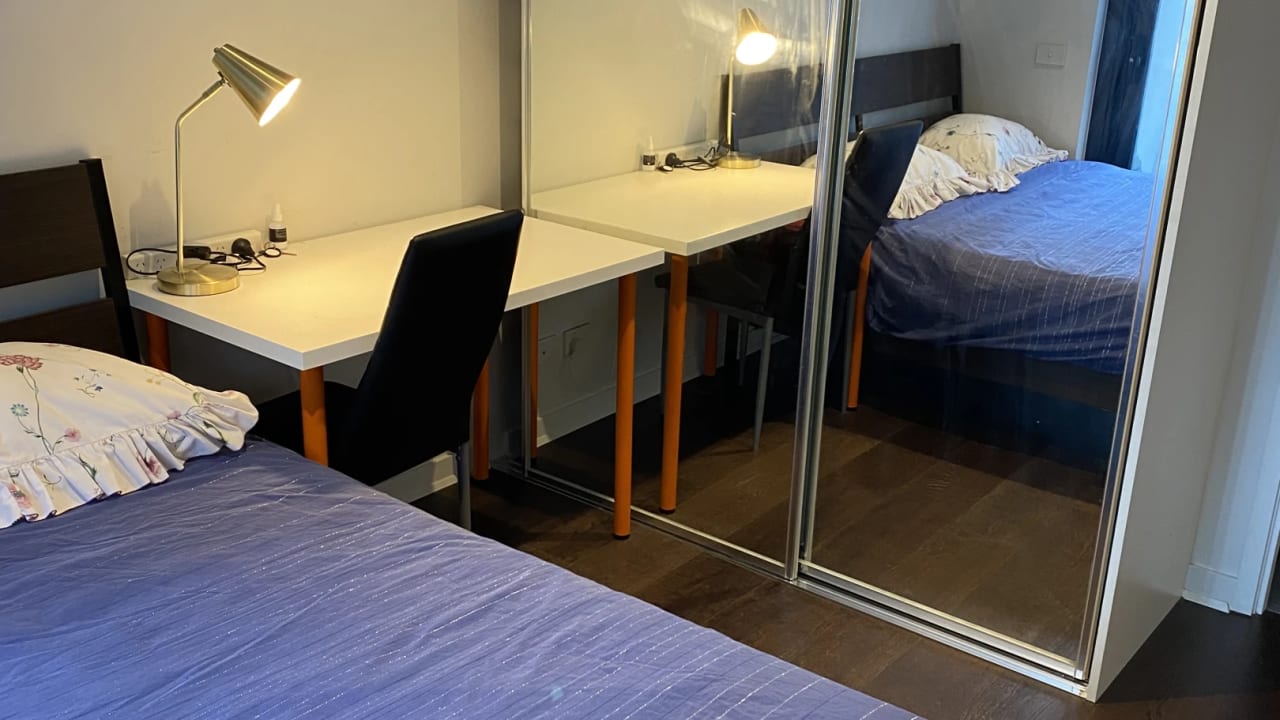 Furnished room with ensuite in a flatshare