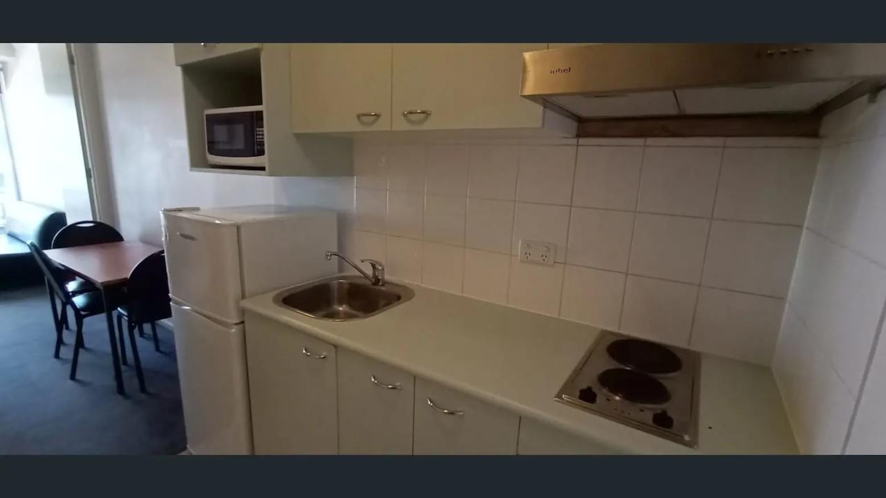 Furnished room in a flatshare