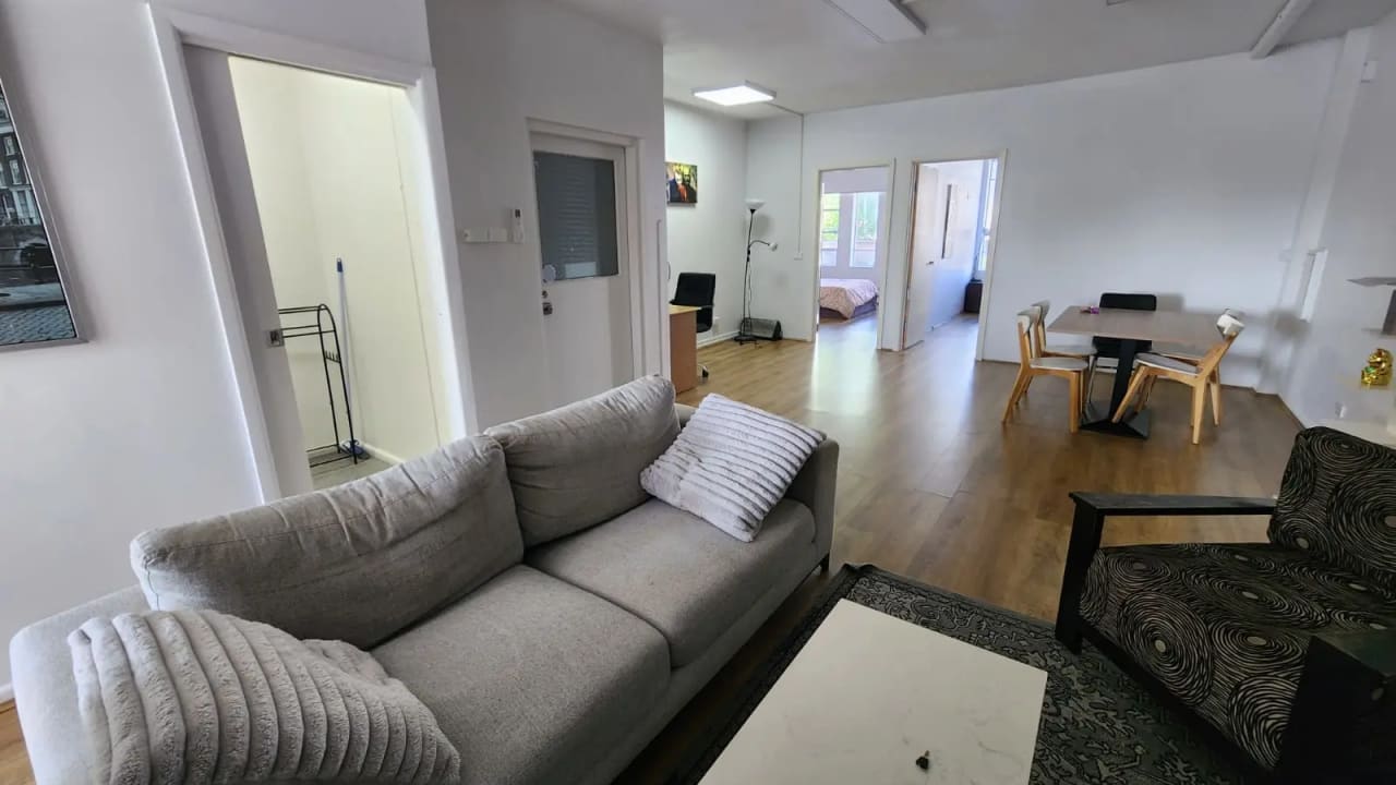 Whole property with 3 rooms for rent