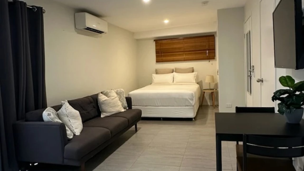 Furnished room with own bathroom