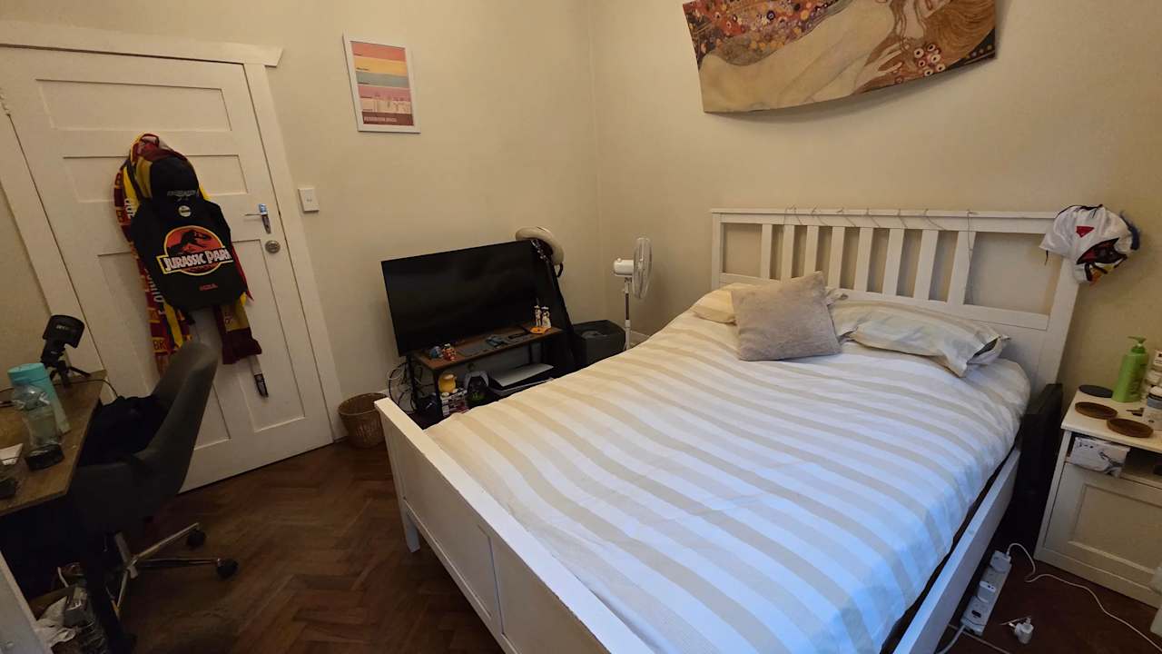 Unfurnished room in a share house