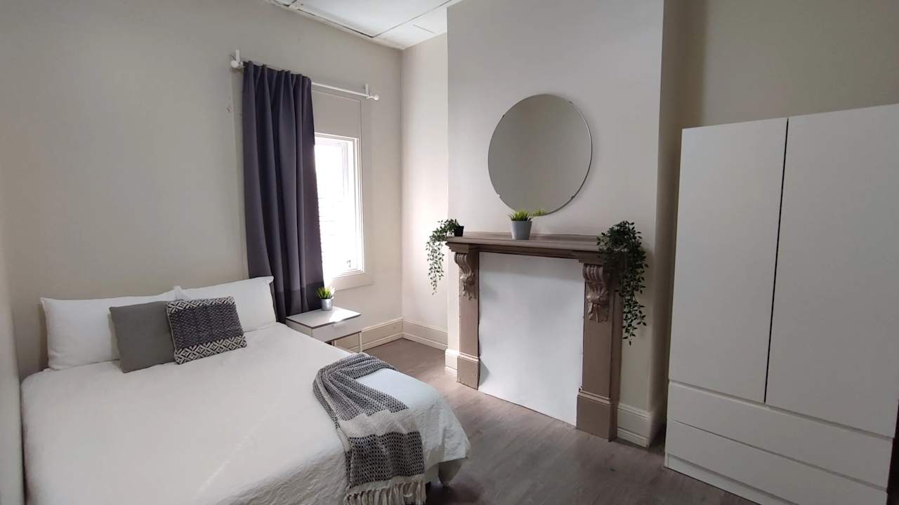 Furnished room in a share house