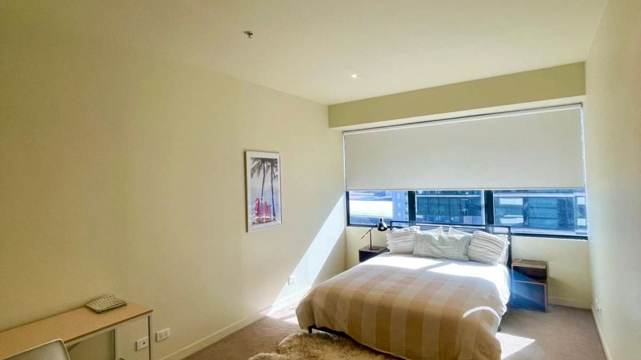 Furnished room with ensuite in a flatshare