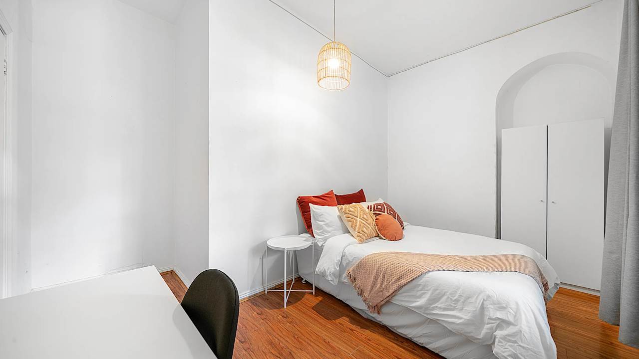 Room in a share house