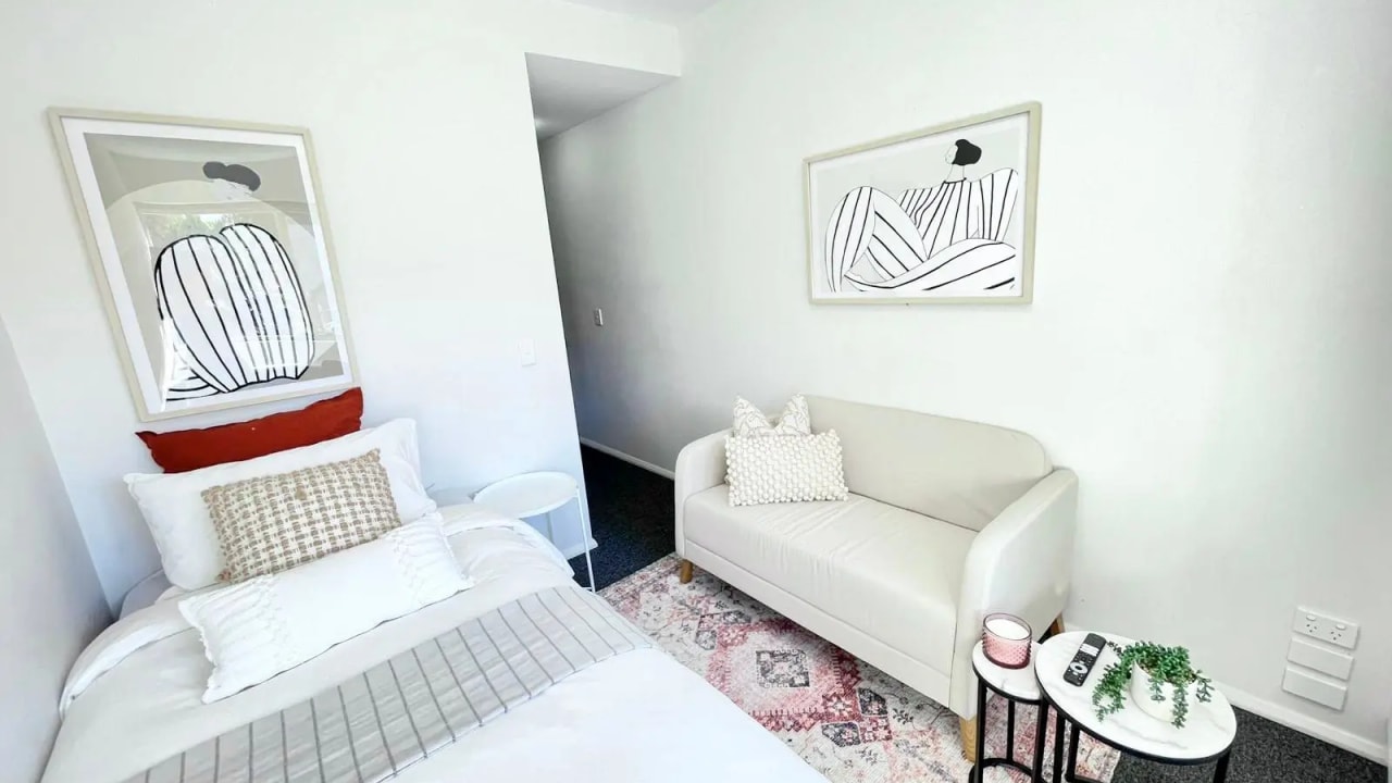 Room studio flat for rent