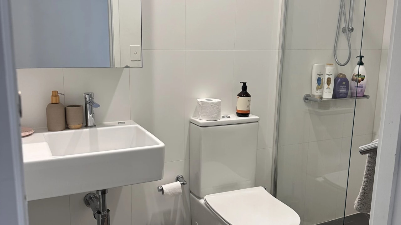 Furnished room with own bathroom