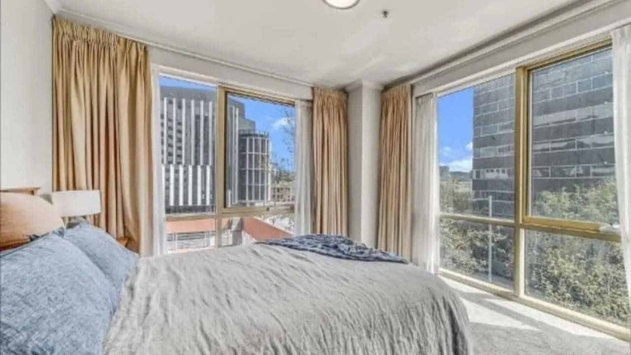 Furnished room in a flatshare