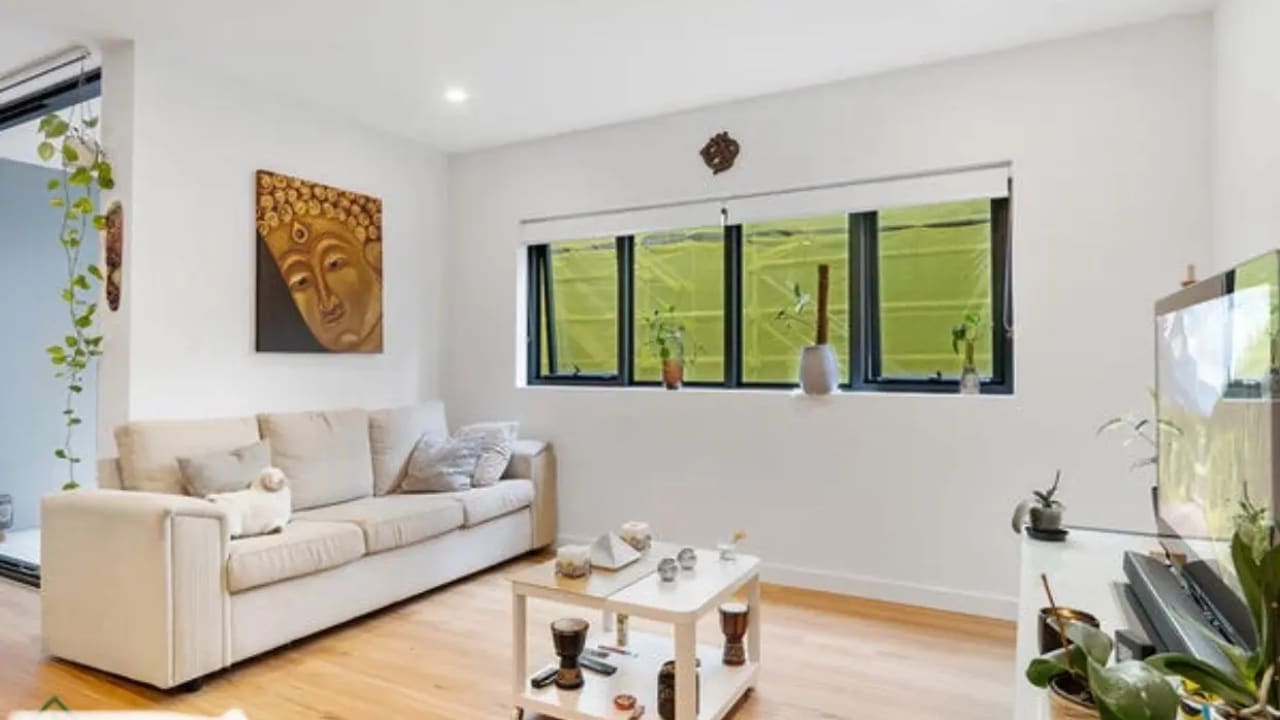 Whole property with 2 rooms for rent