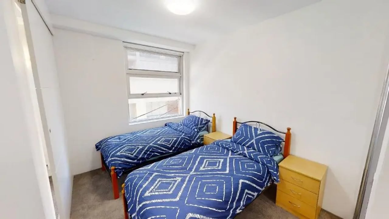 Furnished room with ensuite in a flatshare