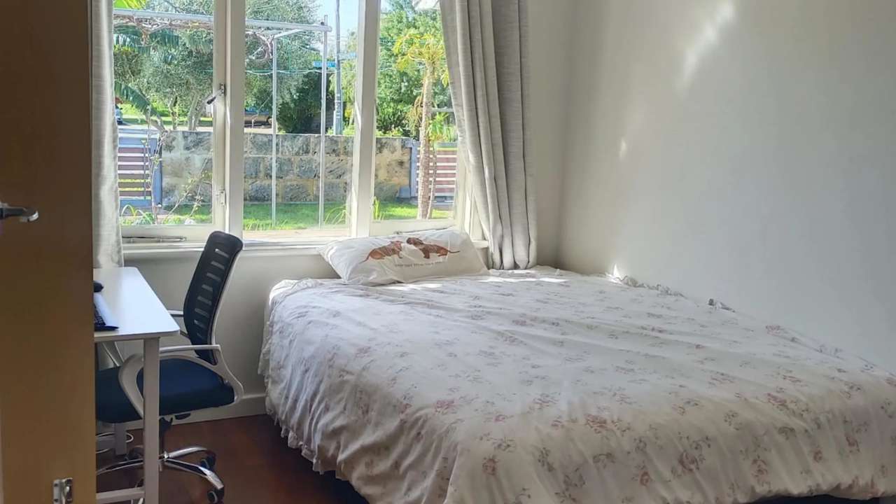 Furnished room in a share house