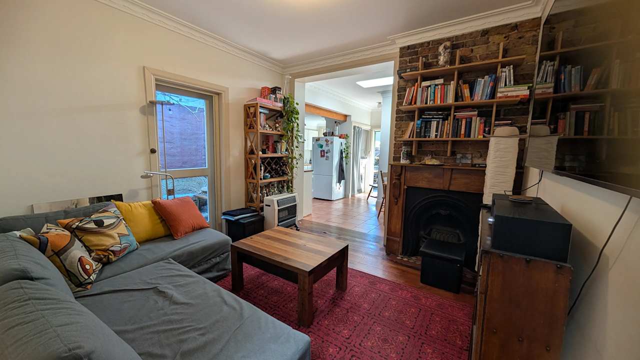 Room in a share house