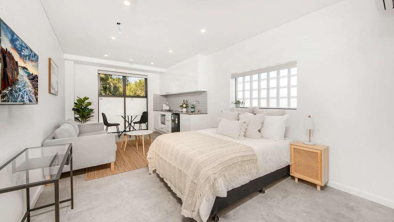 Room studio flat for rent