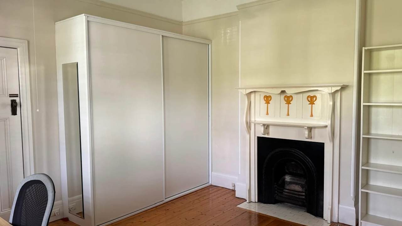 Furnished room in a share house