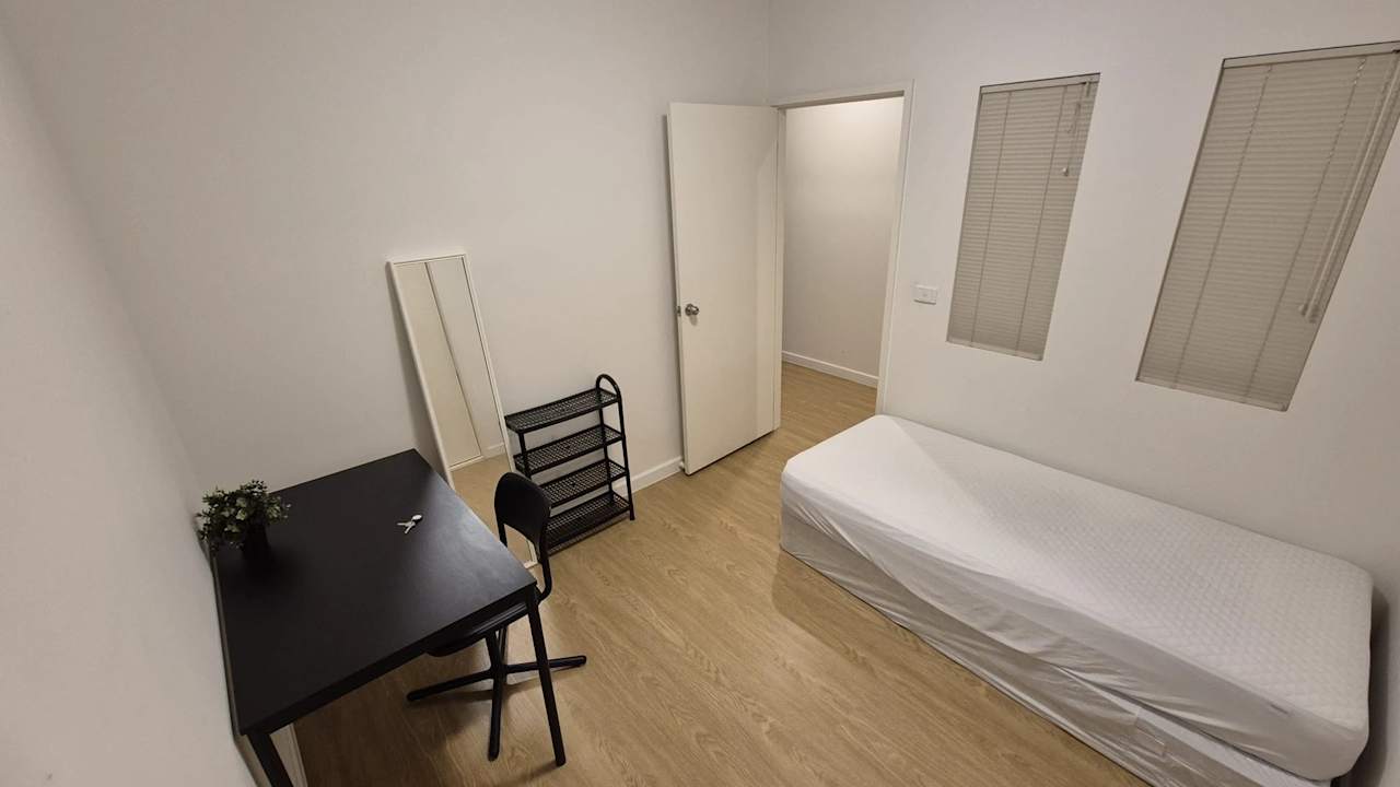 Furnished room in a flatshare