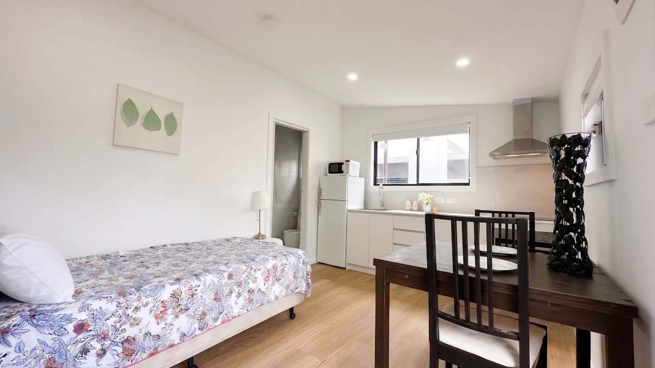 Furnished room studio flat for rent