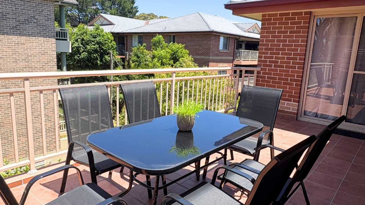 Unfurnished room in a flatshare