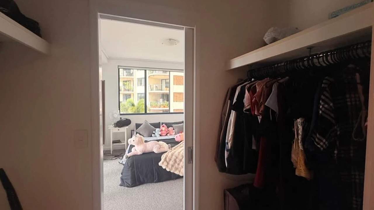 Furnished room with ensuite in a flatshare