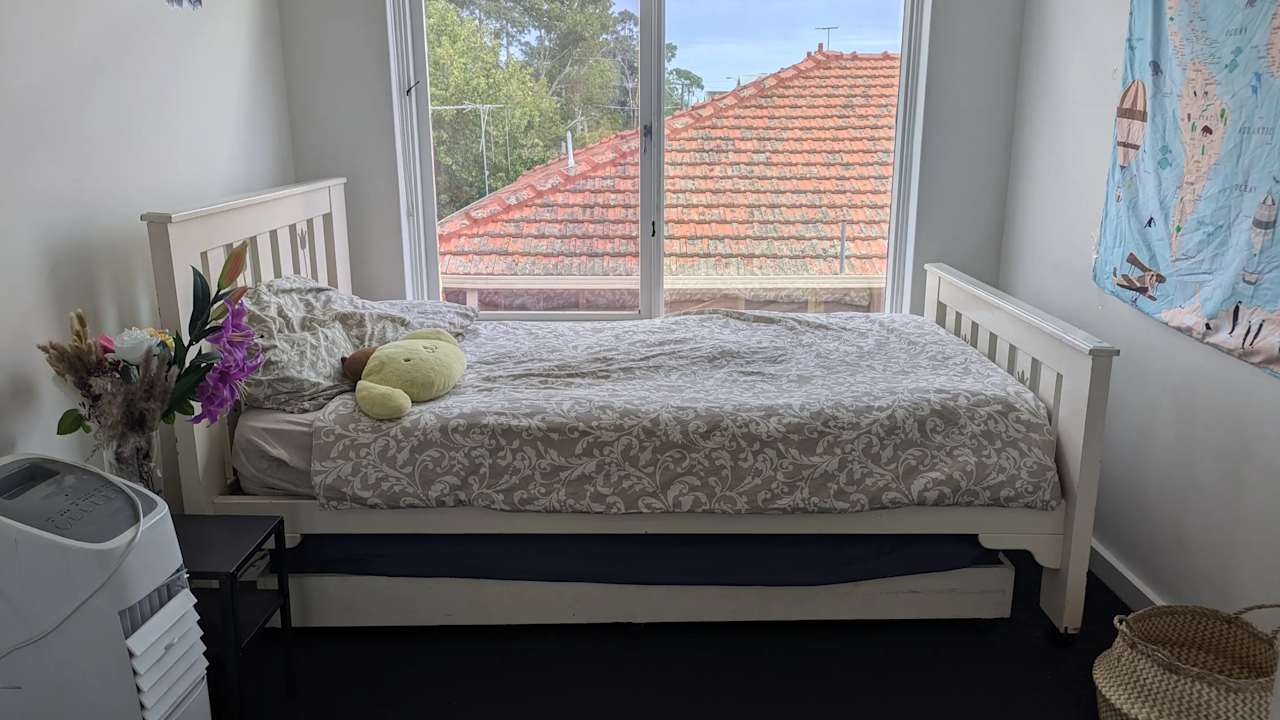 Furnished room in a flatshare