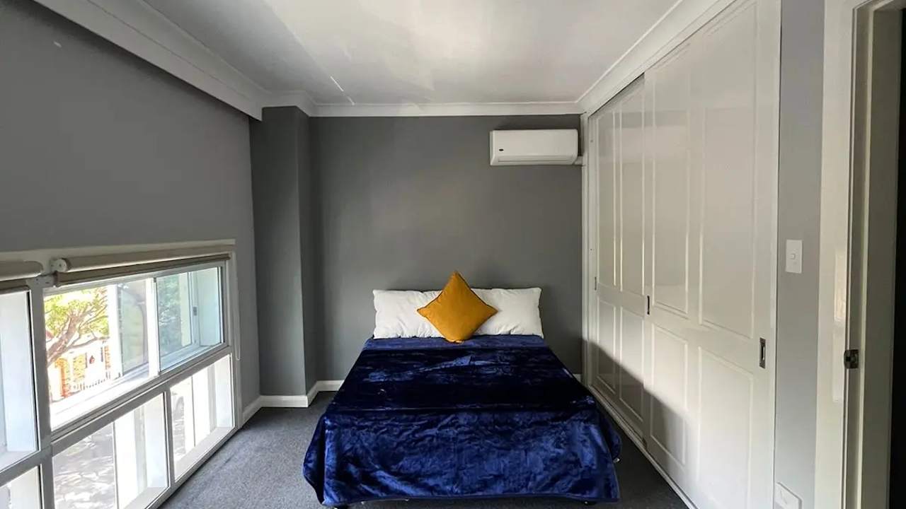 Furnished room in a share house