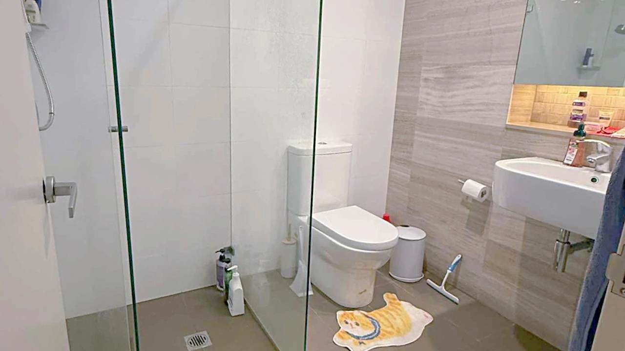 Furnished room with ensuite in a flatshare