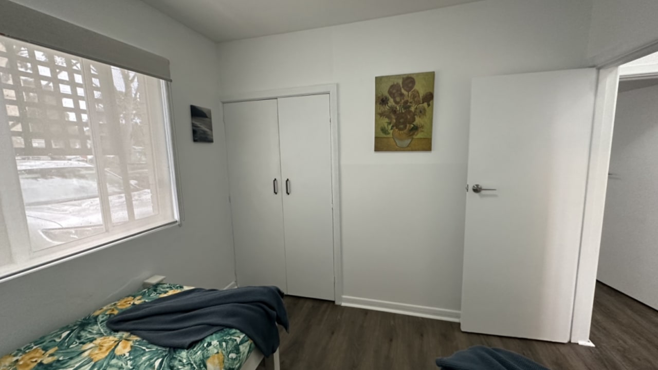 Furnished room in a flatshare