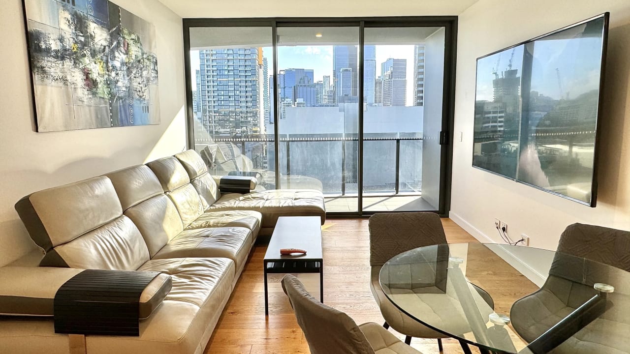 Whole property with 1 room for rent