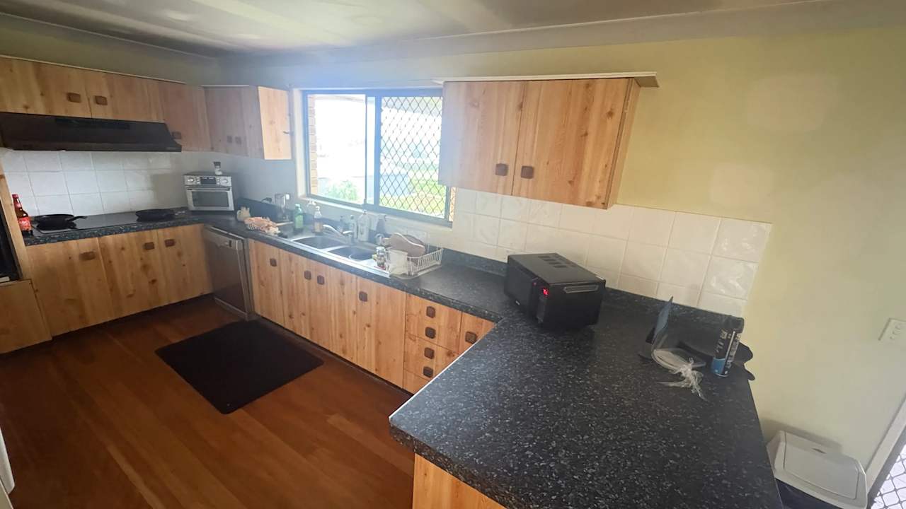 Room in a share house